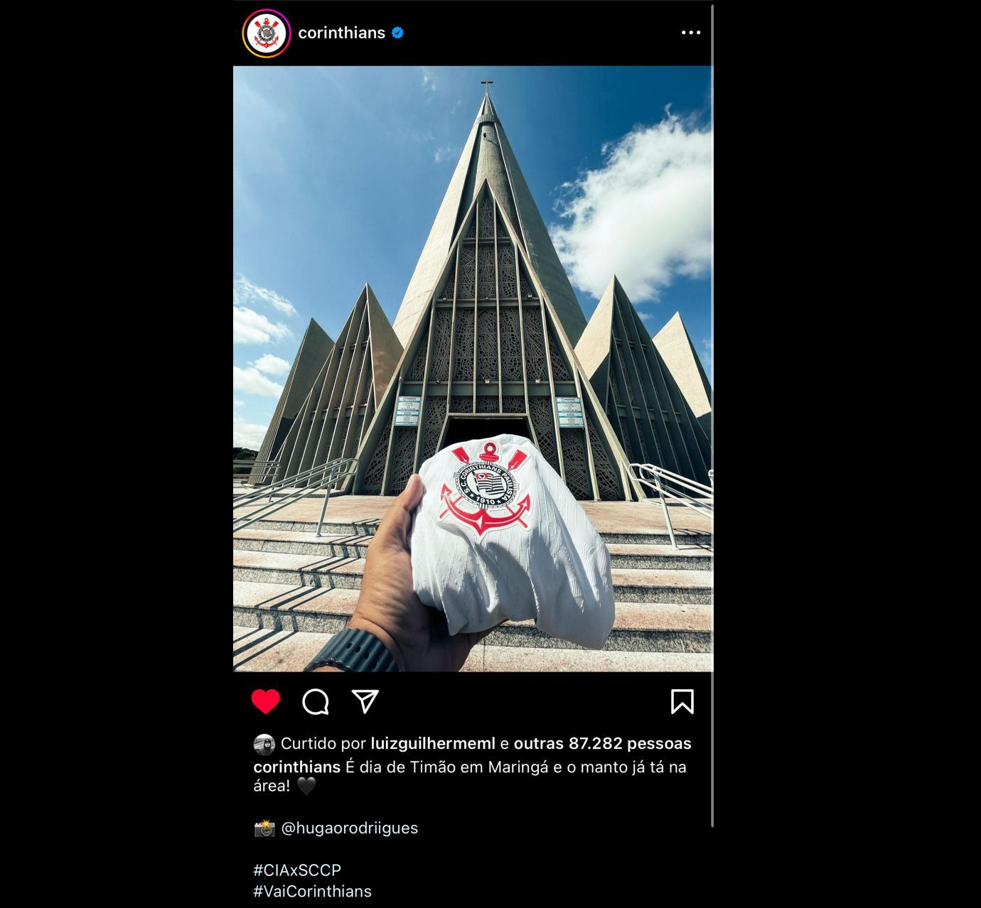 Corinthians posta foto da camisa do time na Catedral “Manto na área”