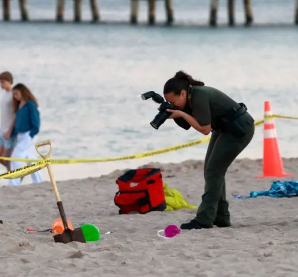 policia fotografando local onde criança morreu