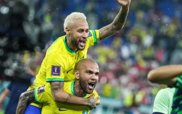 Família de Neymar paga R$ 800 mil e ajuda Daniel Alves a reduzir pena