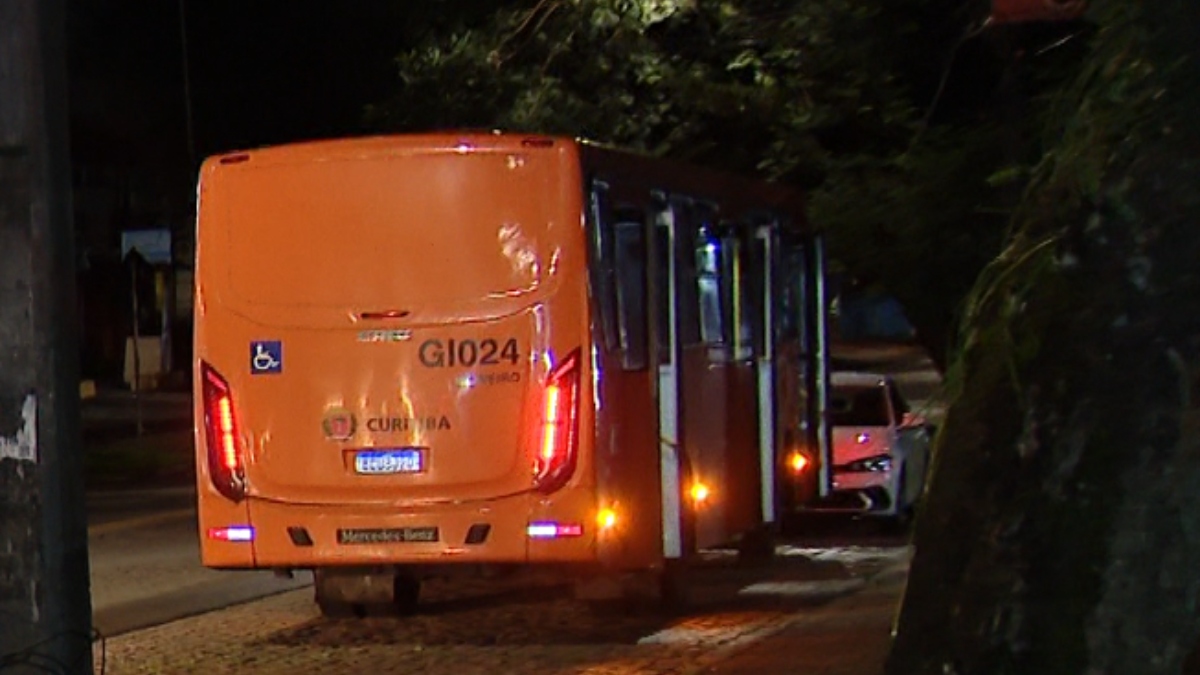  Jovem é esfaqueado após reagir a assalto 