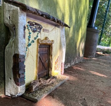 Cidade do Paraná tem miniportas instaladas em pontos turísticos; conheça a história