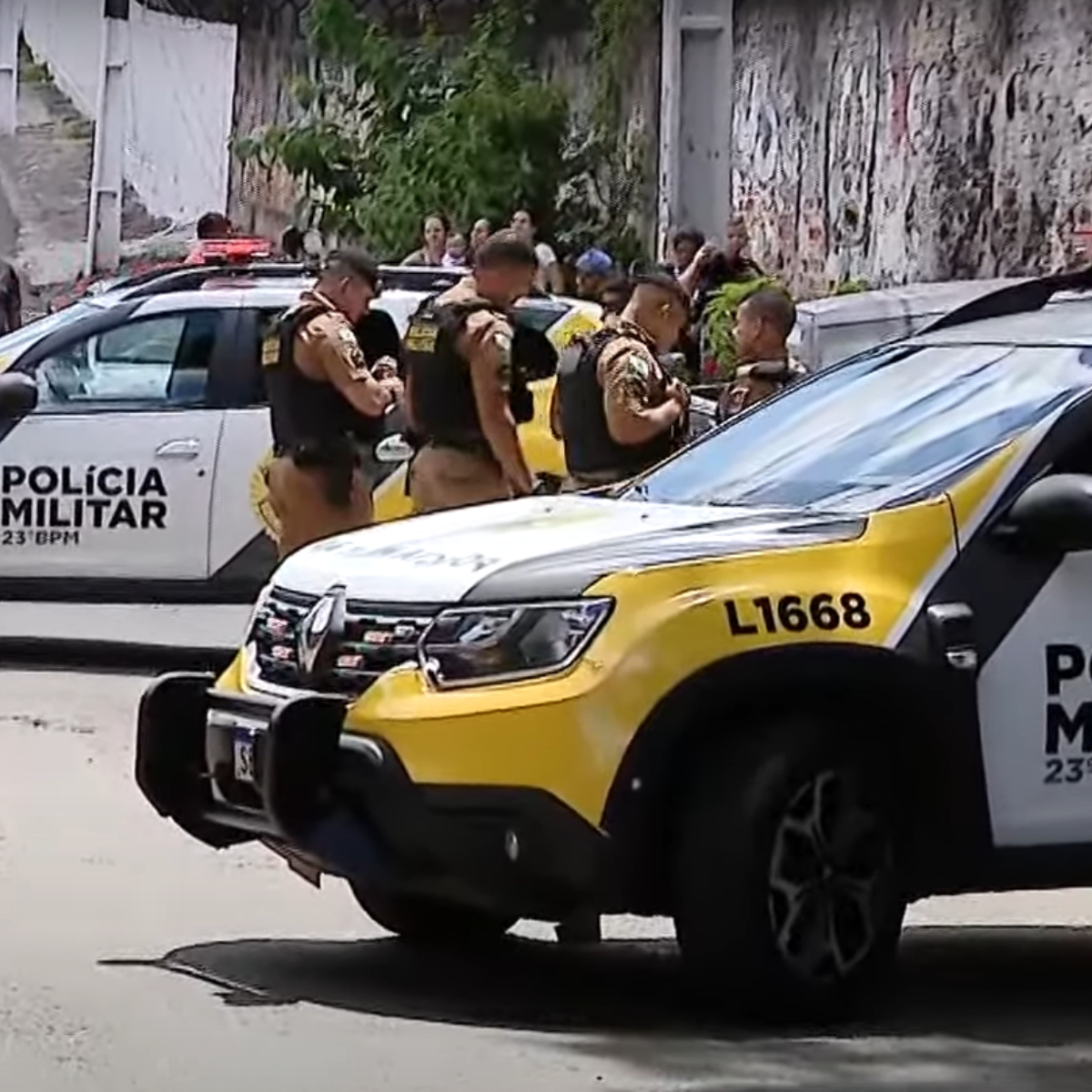  carro da polícia cic atendimento acidente motorista bêbado 