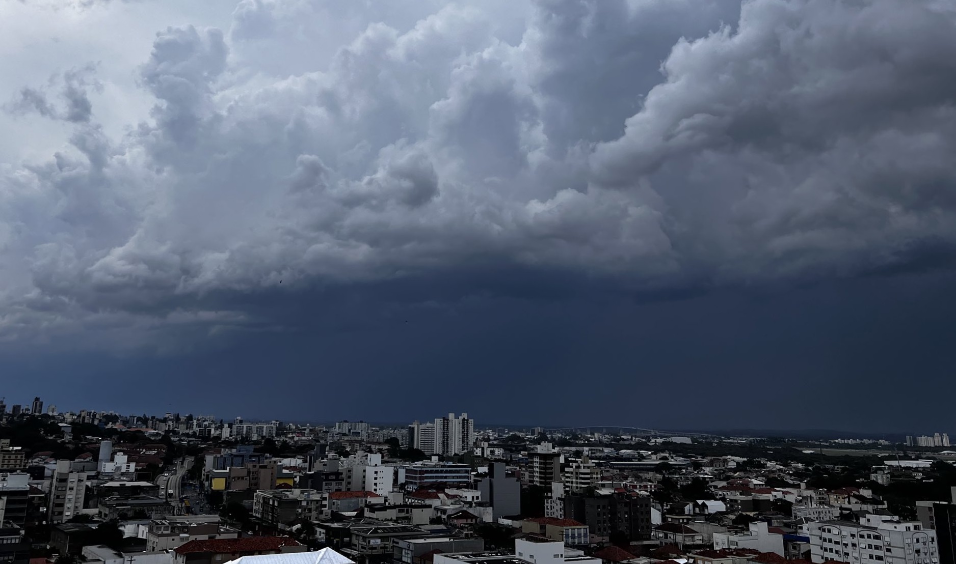  Onda de calor temporais no Sul do Brasil 