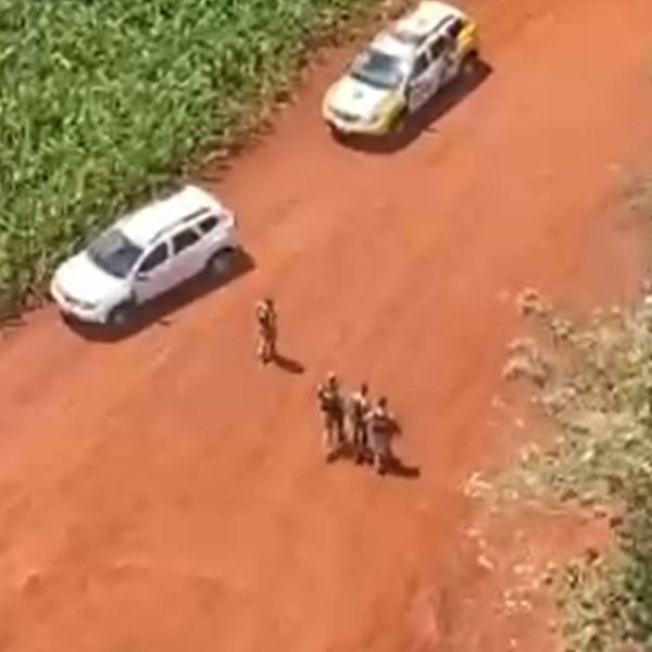 vídeo mostra imagens aéreas de perseguição a assaltantes de comprista do Paraguai