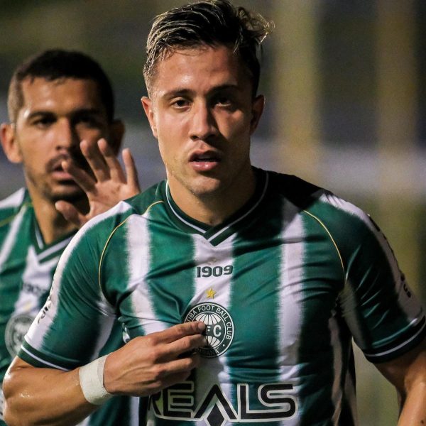 Matheus Frizzo em Águia de Marabá x Coritiba