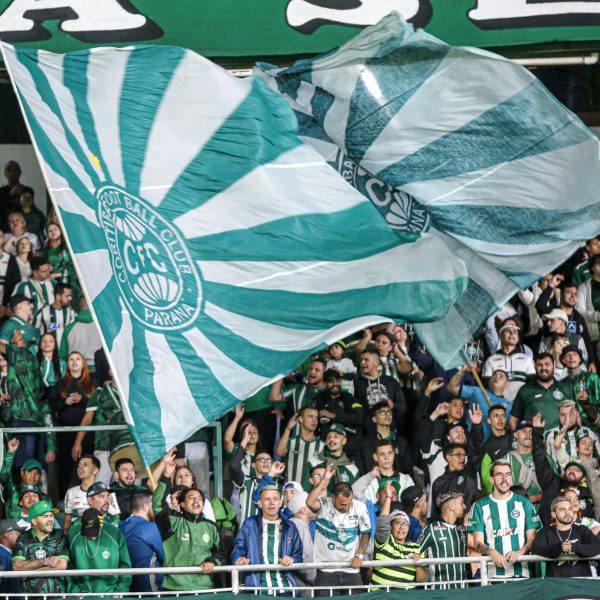 Torcida do Coritiba no Couto Pereira