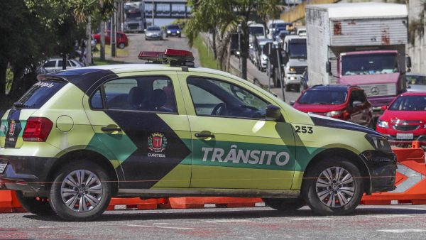 Ruas passam a ter sentido único no bairro Cajuru