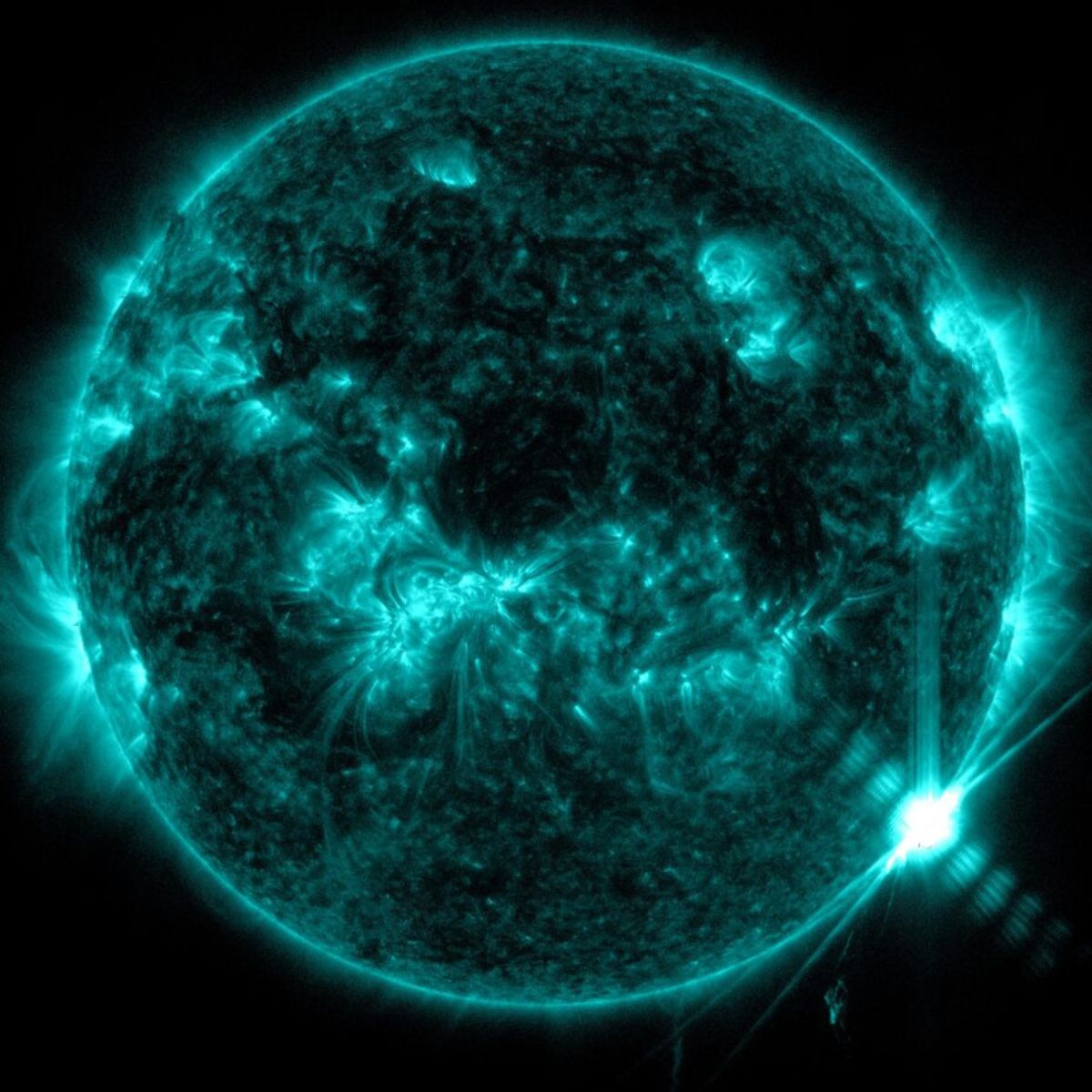  Explosão solar é captada em fotografia pela NASA 