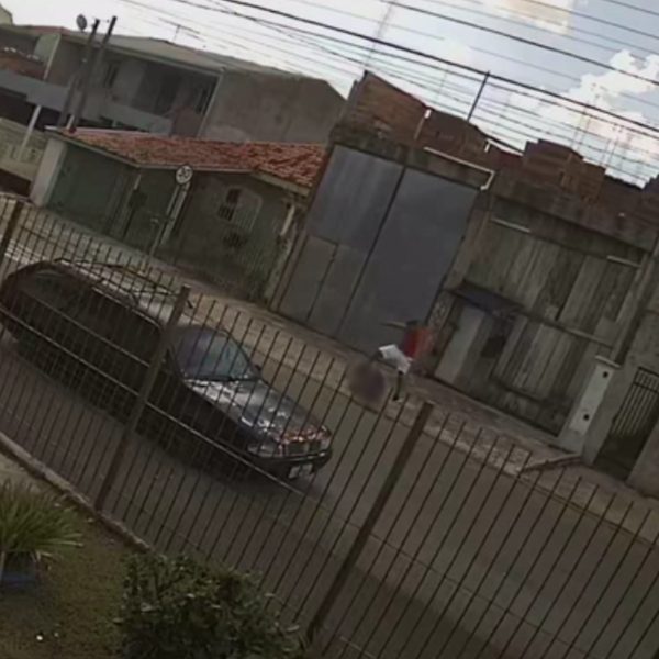 câmeras flagram homem sendo morto pisoteado