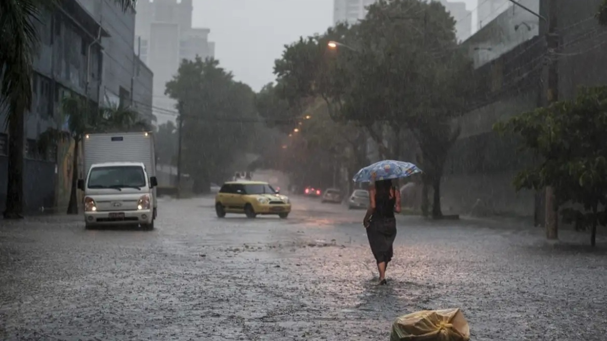  Tempestades e trovoadas atingem o Paraná no final de semana 