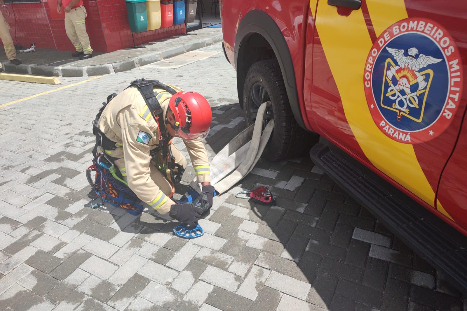  Corpo de Bombeiros do Paraná participa de competição internacional de salvamento 