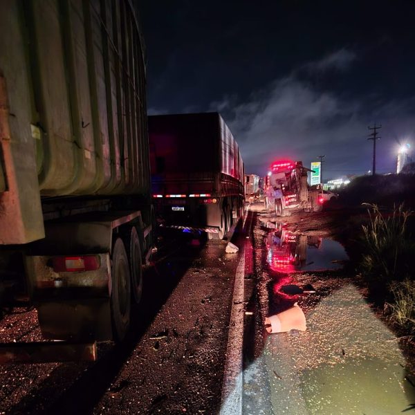 Acidente aconteceu em faixa de acesso ao Distrito industrial, em Ponta Grossa