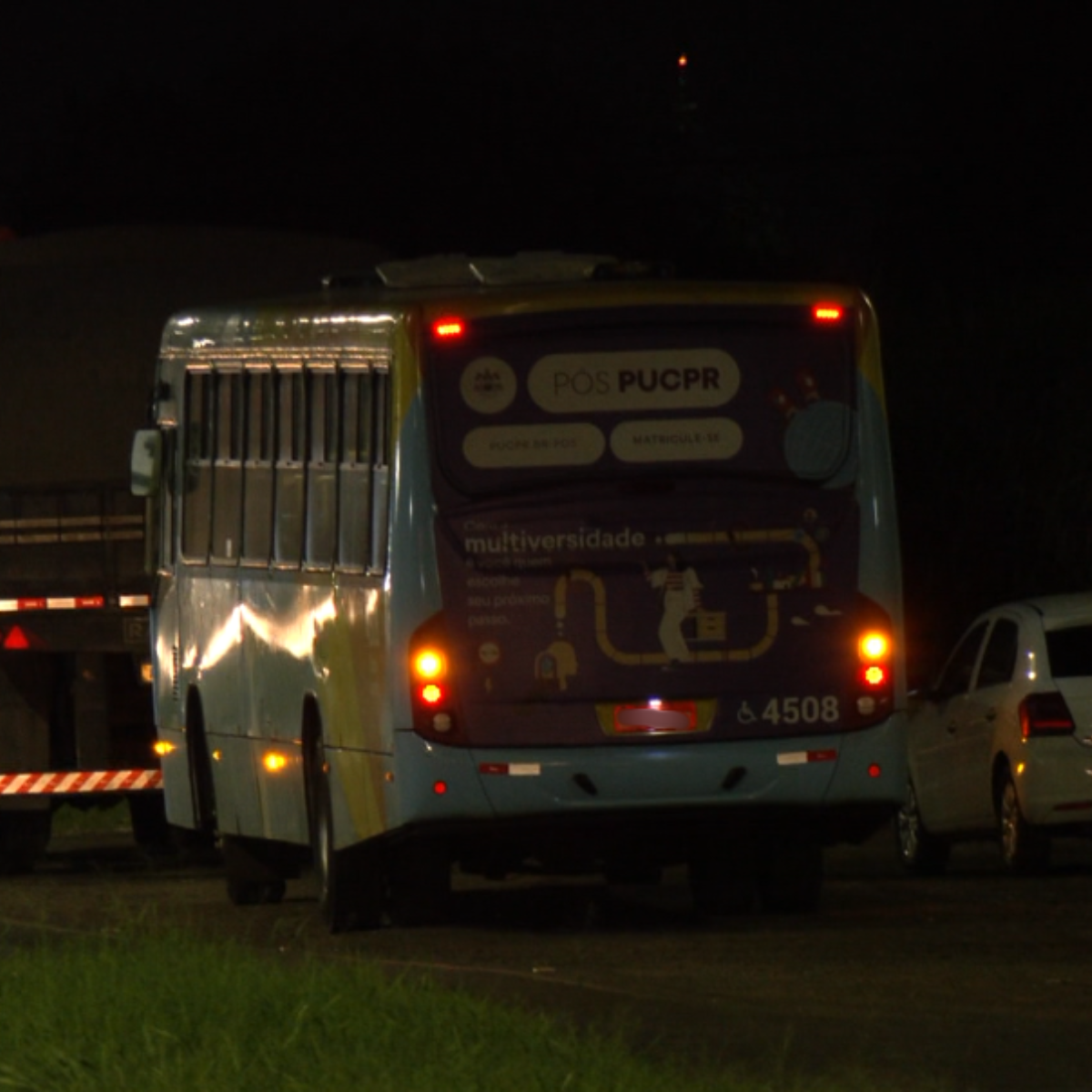  Caminhão, carro e ônibus acidente BR-369 