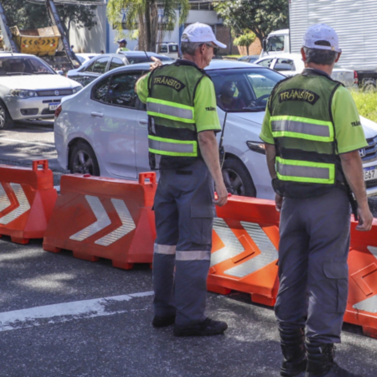  Os bloqueios vão até a 1h de domingo (24) 