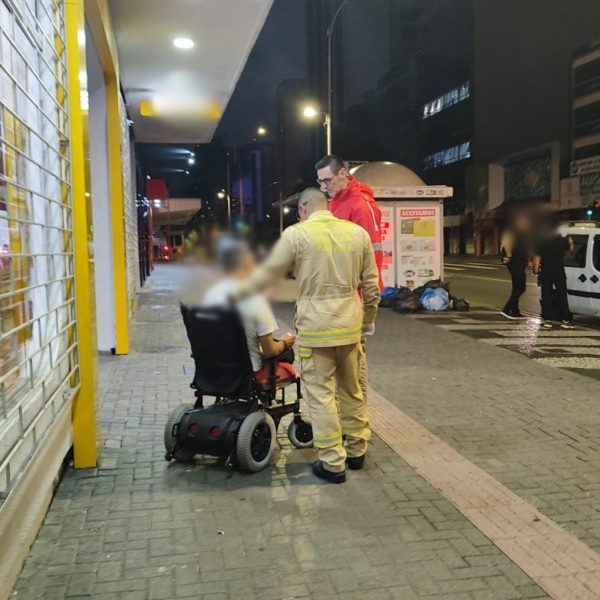 Cadeirante é agredido no centro de Curitiba