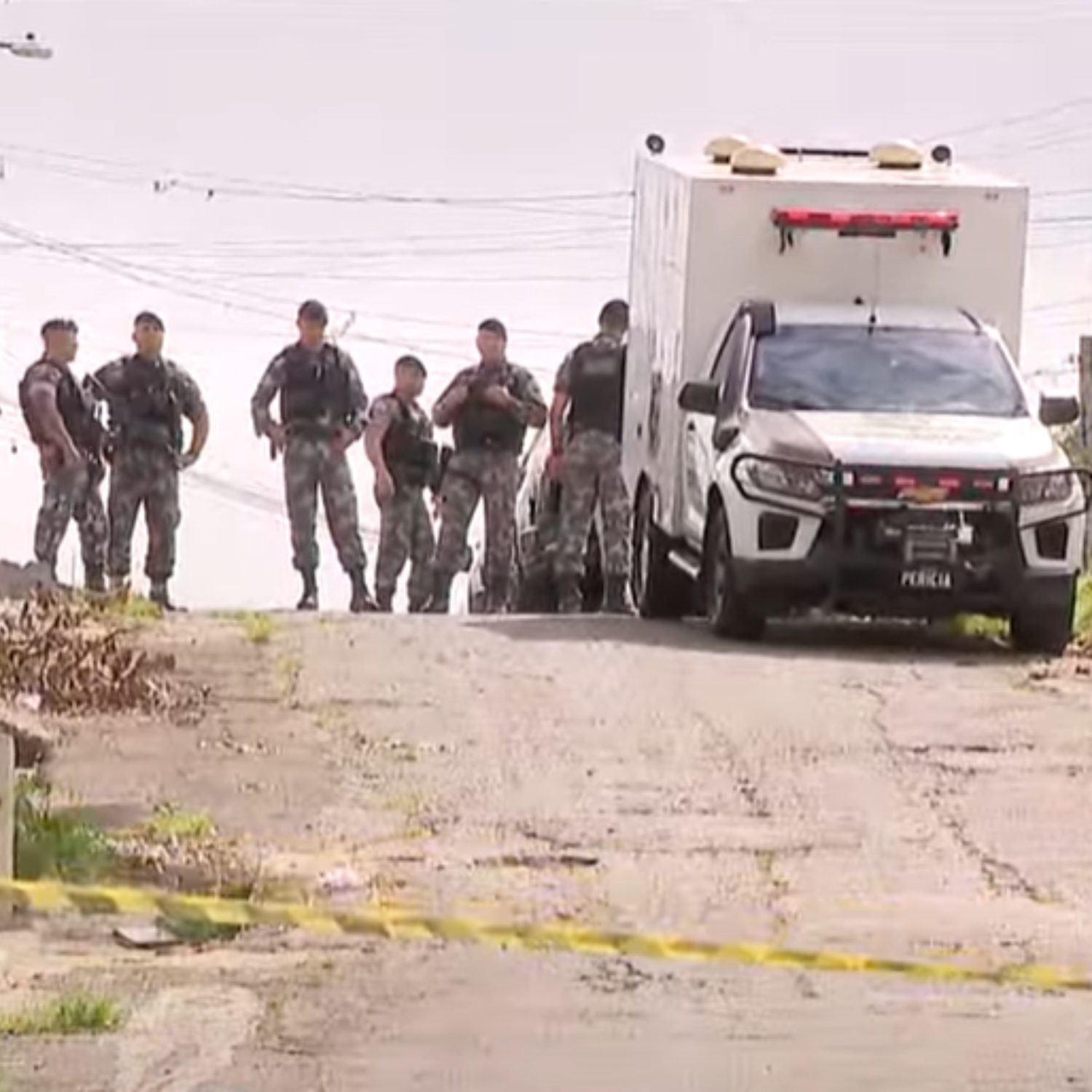  Dois suspeitos de tráfico de drogas são mortos pela Polícia Militar nesta terça-feiras (19). 