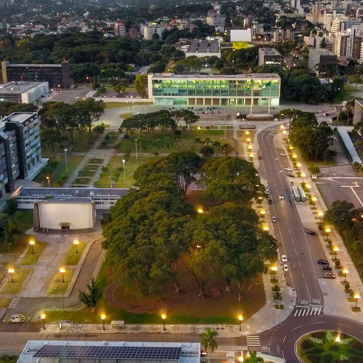  Feriado de Páscoa: veja os horários de funcionamento dos serviços da Prefeitura de Curitiba 