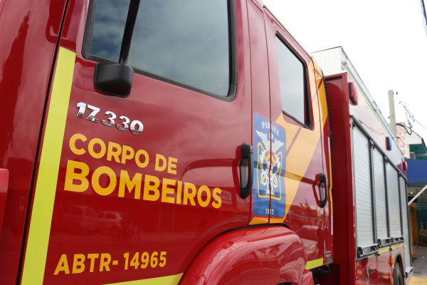 Filho e neto tentam salvar idoso, mas vítima morre em incêndio no Paraná
