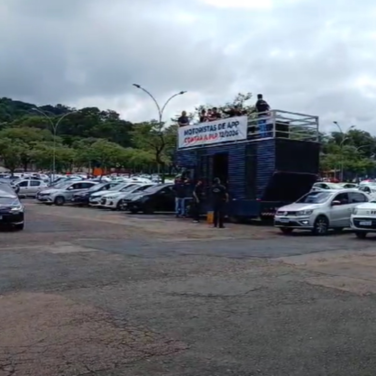  Motoristas de aplicativo contra PL 12/2024 em Curitiba 