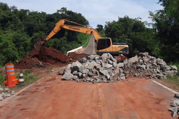  Obras de recuperação da PR-218 no noroeste do Paraná começam 