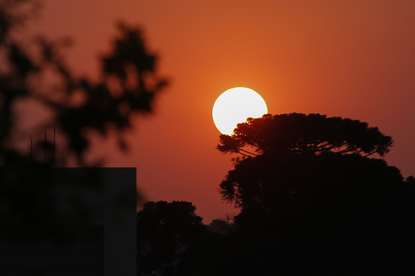 Maringá vai ser atingida por onda de calor? Veja a previsão do tempo