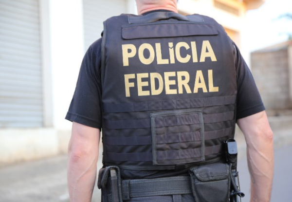 Polícia Federal faz operação no Paraná contra distribuição de pornografia infantil