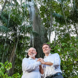 "Ensaio pré-wedding": Fotos de Lula e Macron viralizam nas redes sociais