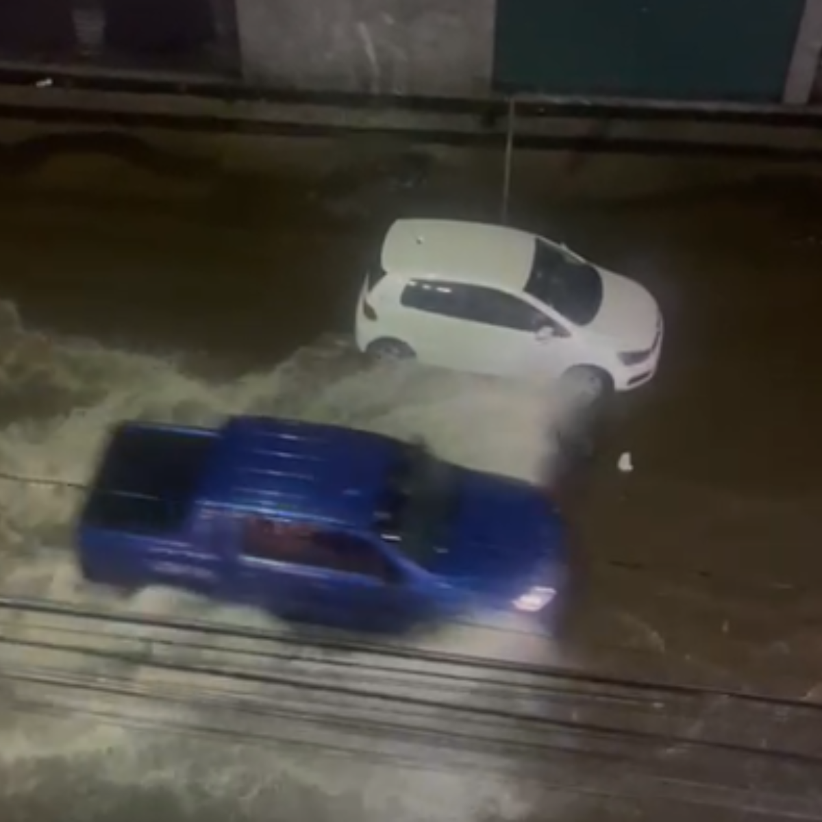  Curitiba tem pontos de alagamento após temporal desta terça (19) 