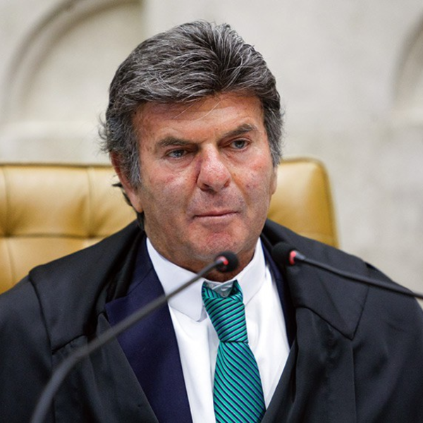 Luiz Fux rejeita habeas corpus e Robinho pode ser preso em breve