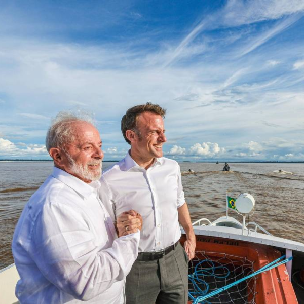 Lula e Macron anunciam plano de investimentos de R$5,3 bi para a Amazônia