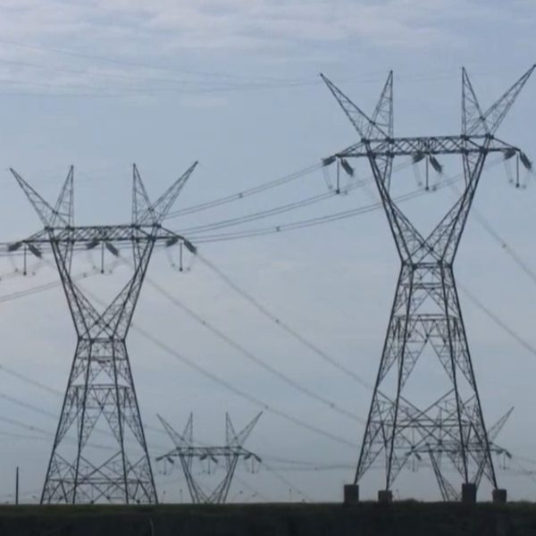  Audiência pública discute quedas constantes de energia em áreas rurais no Paraná 