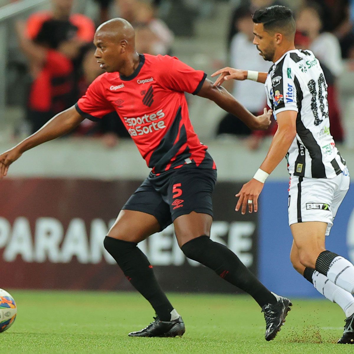  Fernandinho em Athletico x Operário-PR 