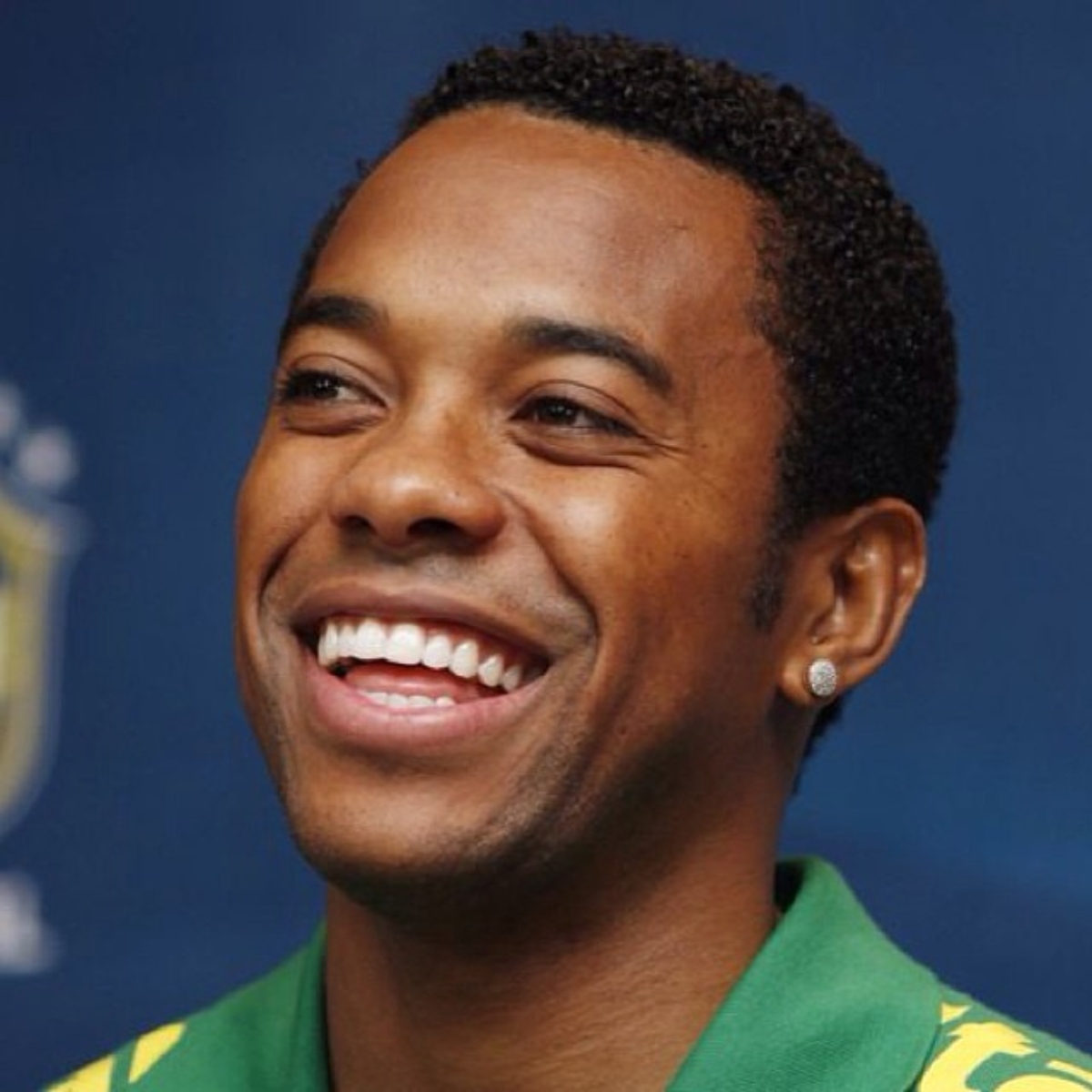  STJ vai analisar sentença de Robinho e jogador pode cumprir pena no Brasil 