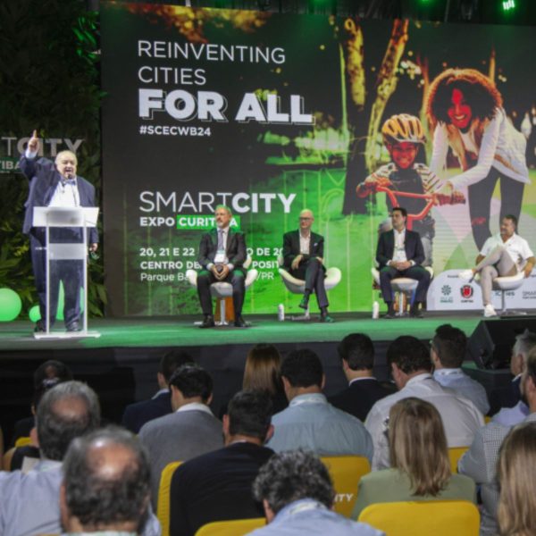 Curitiba ganha primeira Secretária de Inteligência Artificial do Brasil