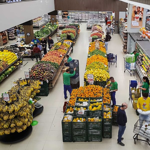 supermercado - queda preço tomate, batata e óleo d esoja