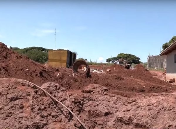 Trabalhador soterrado em obra no Paraná é socorrido em estado grave -