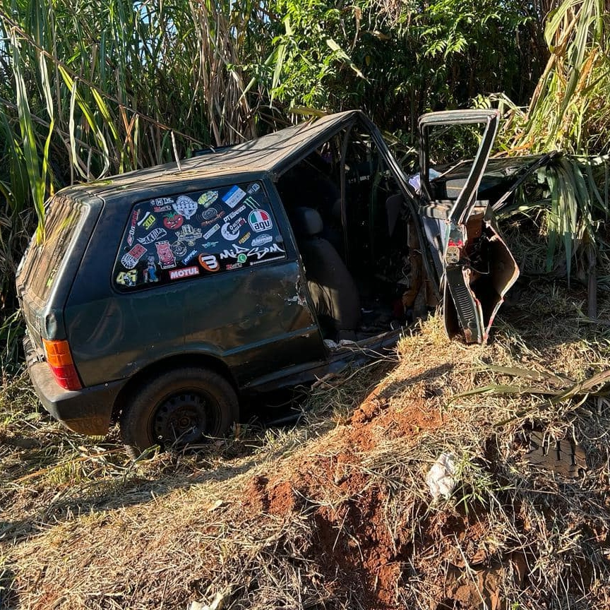  Motorista do FIat Uno foi submetido ao bafômetro e resultado deu negativo para ingestão de álcool 