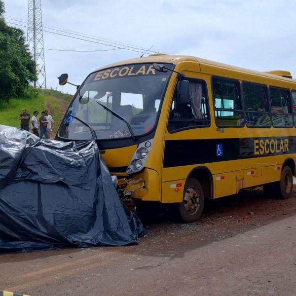 acidente ônibus escolar