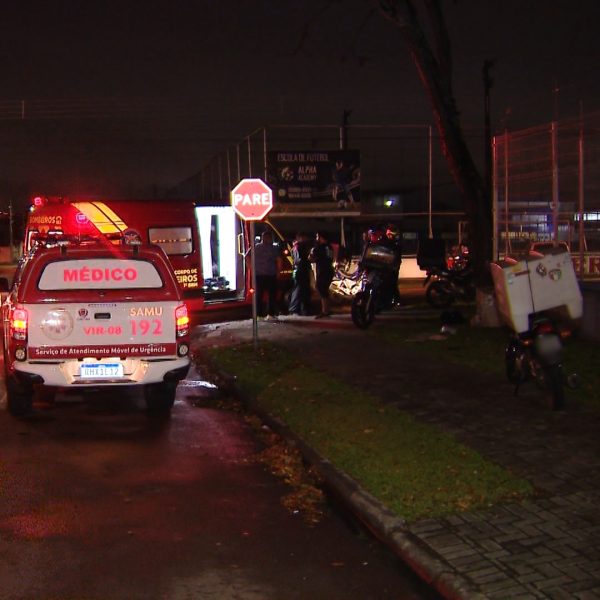 Acidente com motoboy aconteceu em cruzamento no bairro Boqueirão, em Curitiba