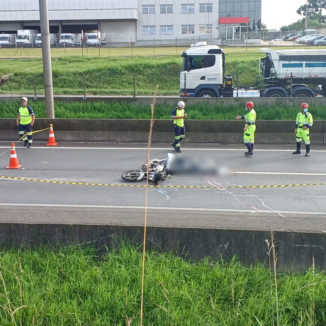  Motociclista morreu após ser atingido por rodado de caminhão no Contorno Leste 