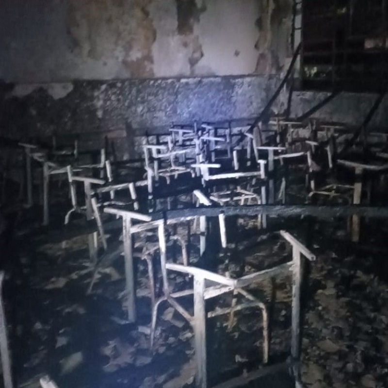 Incêndio em escola destruiu salas de aula