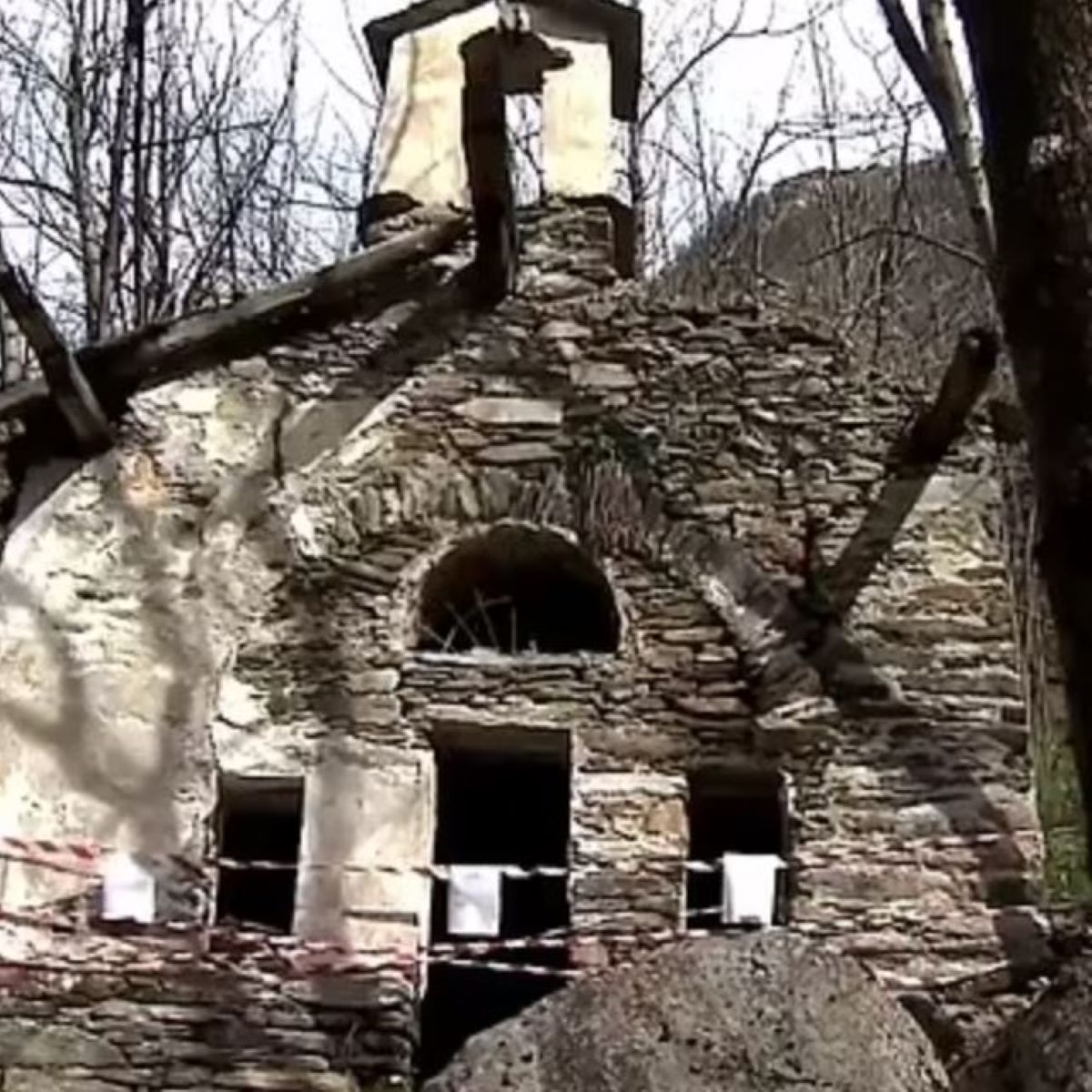  igreja abandonada 