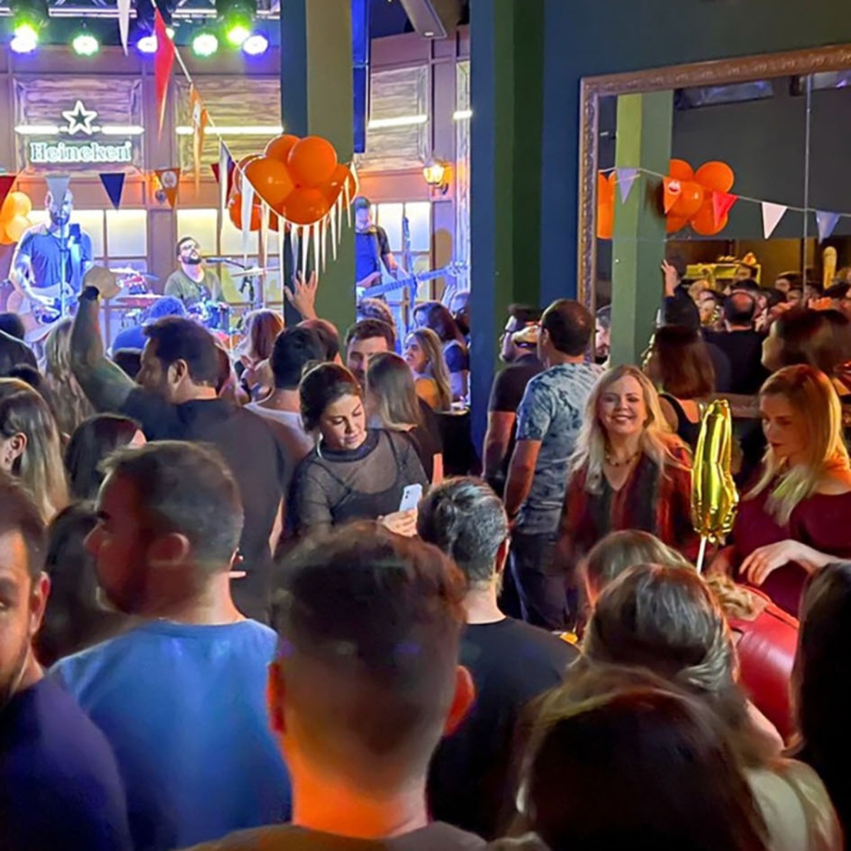 King's Day: pub de Curitiba terá 'carnaval holandês' com drinks e rock
