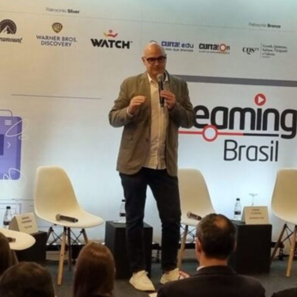 Laila Sol apresenta o trabalho da RICtv Record durante o Streaming Brasil 2024