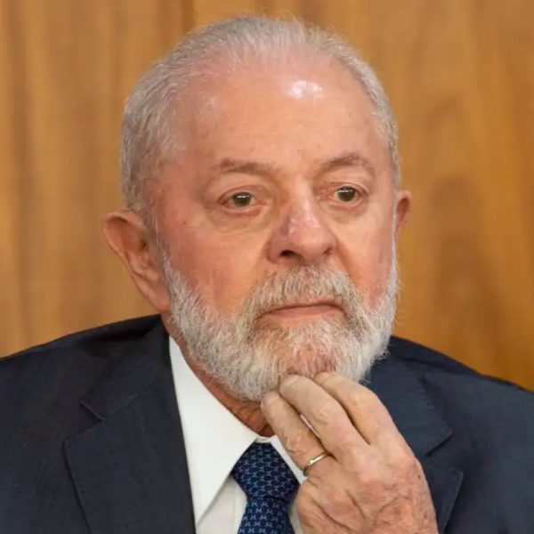  Lula é desaprovado por 54% dos paranaenses 