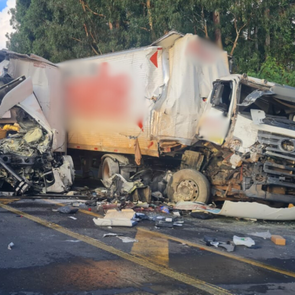 Morre mais uma vítima de acidente entre veículos de carga no PR
