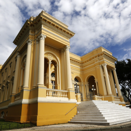 Câmara de Curitiba tem visita guiada à exposição das sedes nesta sexta (26)