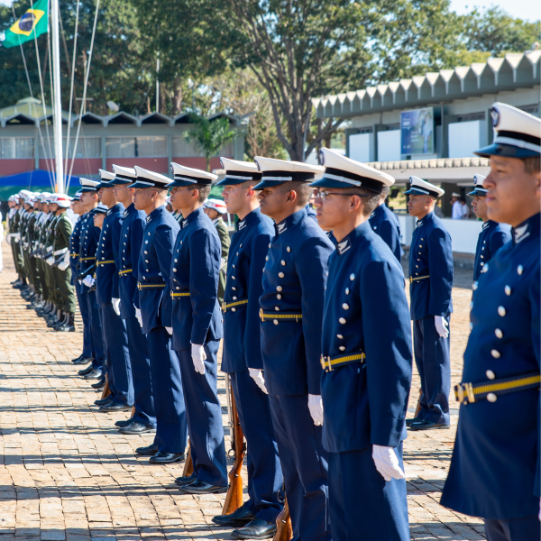 Exército Brasileiro cria normas para monitorar comentários nas redes sociais