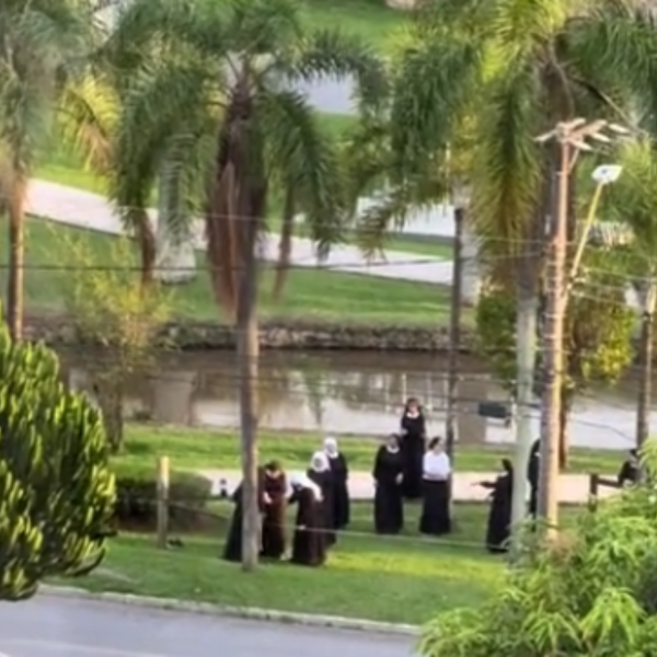 Freiras praticam slackline em parque e viralizam no TikTok; assista