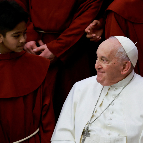 Vaticano se opõe à criminalização da homossexualidade, diz cardeal